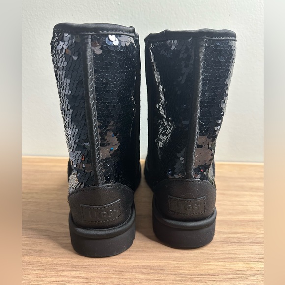 Classic black sequin Uggs. 8 - Picture 5 of 9